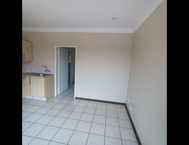 1 BEDROOM PROPERTY TO RENT IN DIE BULT